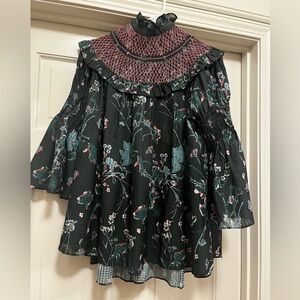 Tuckernuck ladies size M, green floral with smocked neck
